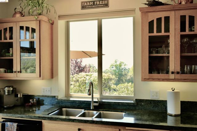 18288 Lambert Lake Road, Sonora, CA 95370