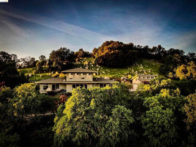 18288 Lambert Lake Road, Sonora, CA 95370