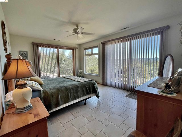 18288 Lambert Lake Road, Sonora, CA 95370