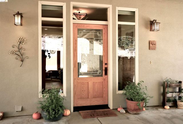 18288 Lambert Lake Road, Sonora, CA 95370