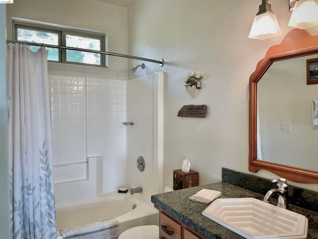 18288 Lambert Lake Road, Sonora, CA 95370