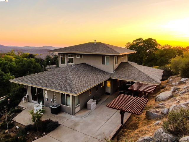 18288 Lambert Lake Road, Sonora, CA 95370