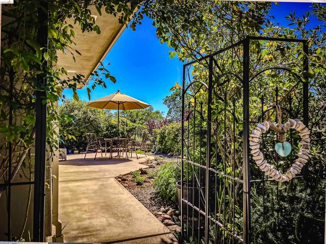 18288 Lambert Lake Road, Sonora, CA 95370