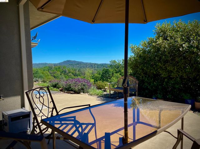 18288 Lambert Lake Road, Sonora, CA 95370