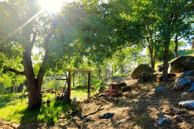 18288 Lambert Lake Road, Sonora, CA 95370