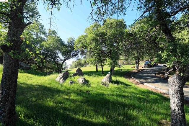 18288 Lambert Lake Road, Sonora, CA 95370