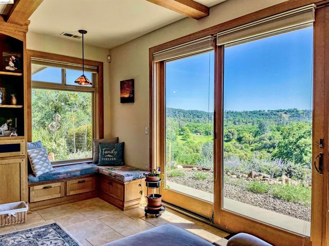 18288 Lambert Lake Road, Sonora, CA 95370