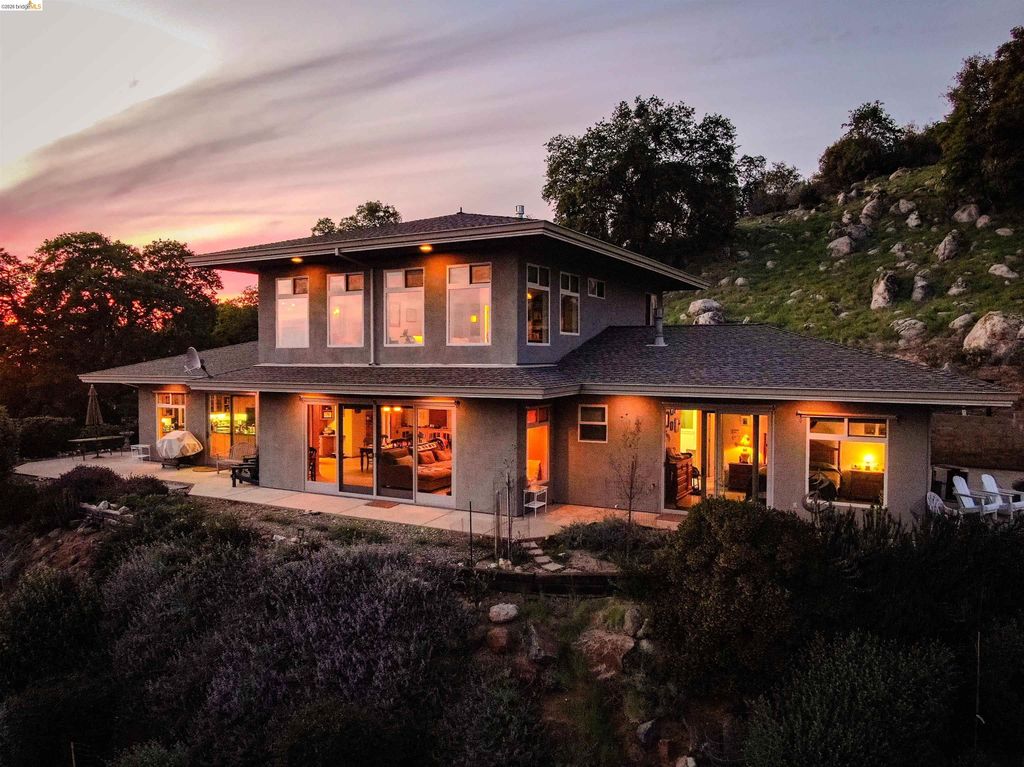 18288 Lambert Lake Road, Sonora, CA 95370