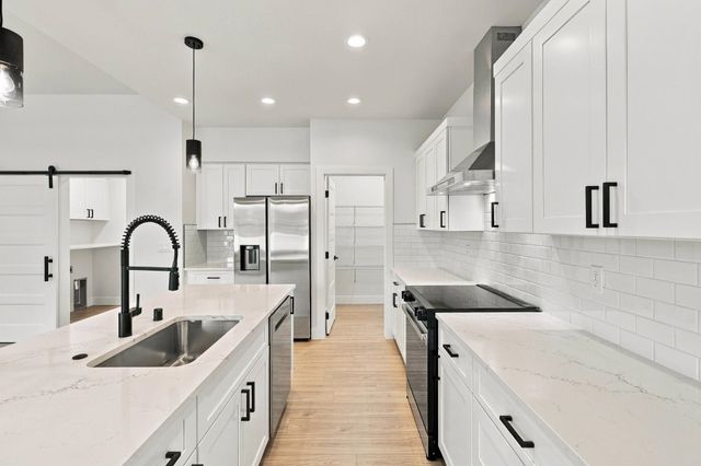 9910 E Springfield Ln, Spokane Valley, WA 99206