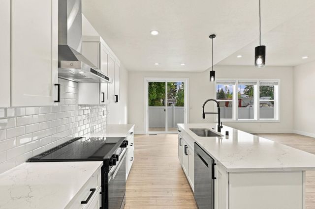 9910 E Springfield Ln, Spokane Valley, WA 99206