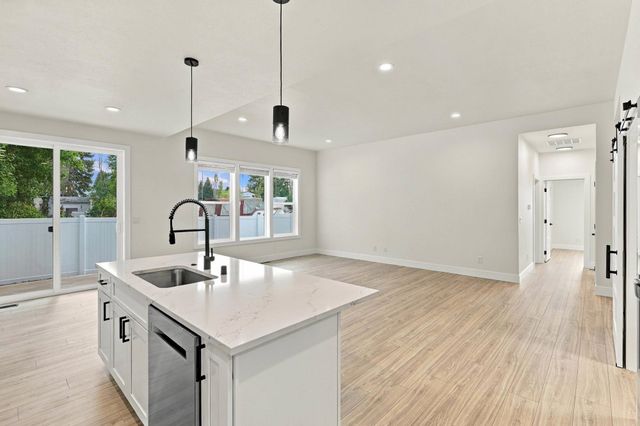 9910 E Springfield Ln, Spokane Valley, WA 99206