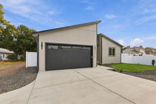 9910 E Springfield Ln, Spokane Valley, WA 99206