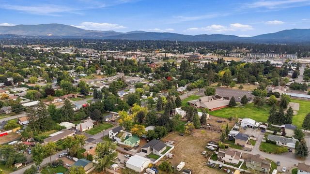 9910 E Springfield Ln, Spokane Valley, WA 99206
