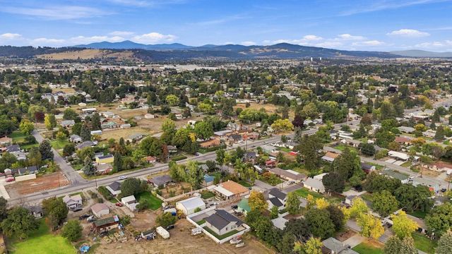 9910 E Springfield Ln, Spokane Valley, WA 99206