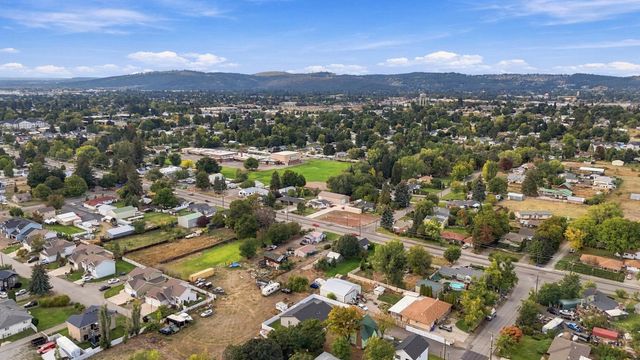 9910 E Springfield Ln, Spokane Valley, WA 99206