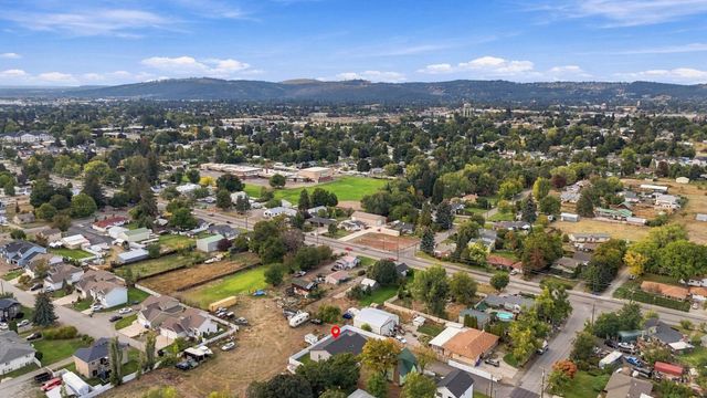 9910 E Springfield Ln, Spokane Valley, WA 99206