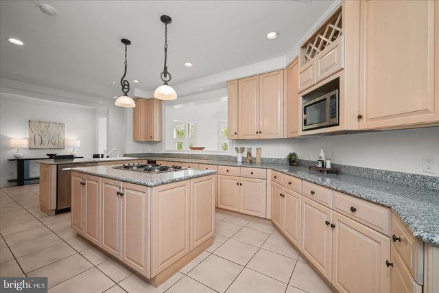 9848 AVENEL FARM DR, Potomac, MD 20854