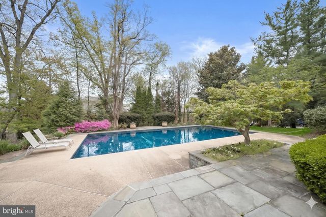 9848 AVENEL FARM DR, Potomac, MD 20854