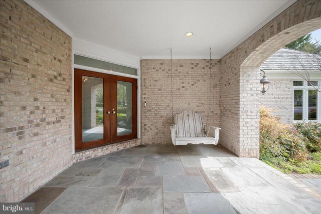 9848 AVENEL FARM DR, Potomac, MD 20854