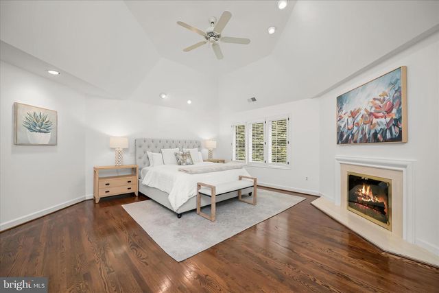 9848 AVENEL FARM DR, Potomac, MD 20854