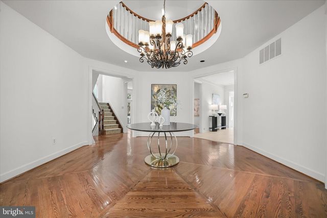 9848 AVENEL FARM DR, Potomac, MD 20854