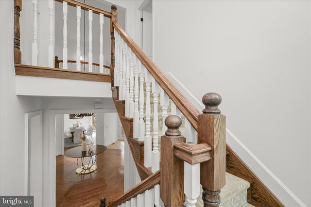 9848 AVENEL FARM DR, Potomac, MD 20854