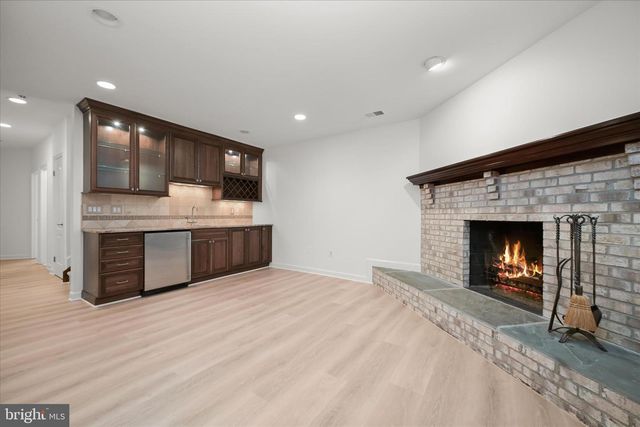 9848 AVENEL FARM DR, Potomac, MD 20854