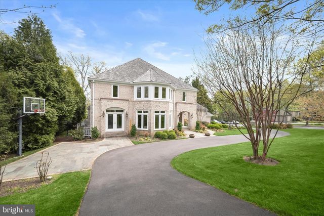 9848 AVENEL FARM DR, Potomac, MD 20854