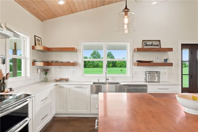 10990 Pickett Ridge Road, Prairie Grove, AR 72753