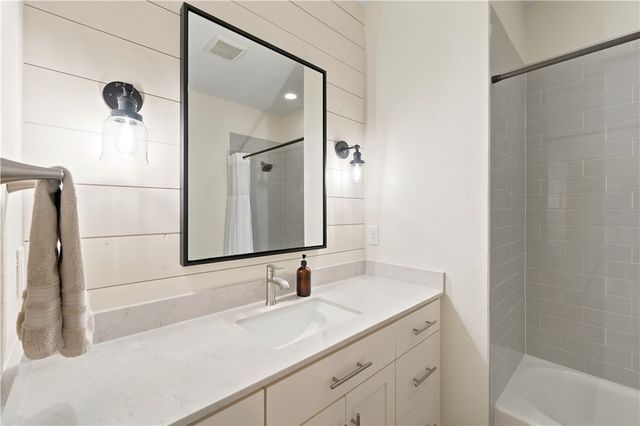10990 Pickett Ridge Road, Prairie Grove, AR 72753