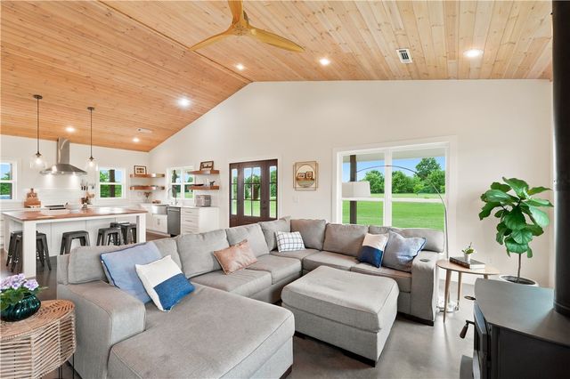 10990 Pickett Ridge Road, Prairie Grove, AR 72753