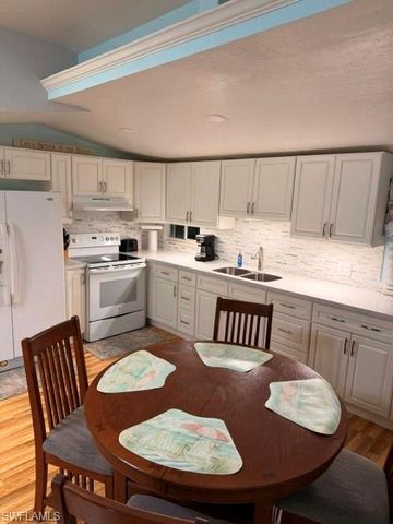 11751 Oakdale DR, Fort Myers, FL 33908