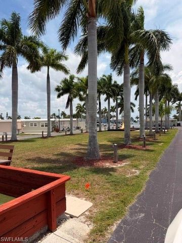 11751 Oakdale DR, Fort Myers, FL 33908