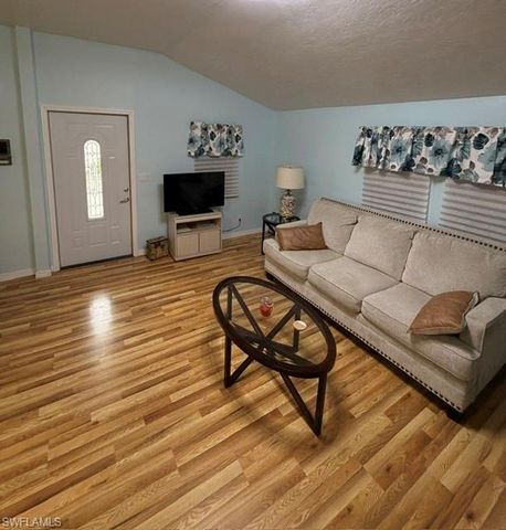11751 Oakdale DR, Fort Myers, FL 33908