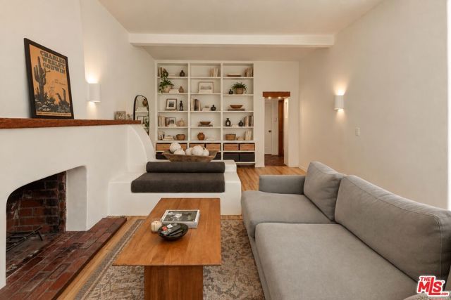 939 N Wetherly Drive, West Hollywood, CA 90069