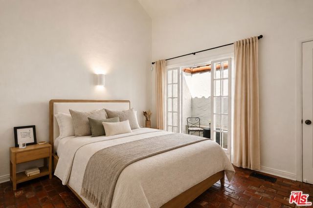 939 N Wetherly Drive, West Hollywood, CA 90069