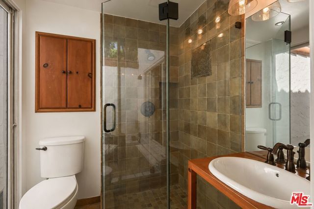 939 N Wetherly Drive, West Hollywood, CA 90069