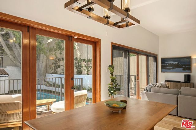 939 N Wetherly Drive, West Hollywood, CA 90069