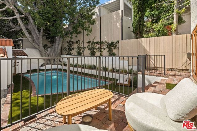 939 N Wetherly Drive, West Hollywood, CA 90069