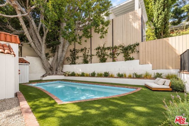 939 N Wetherly Drive, West Hollywood, CA 90069