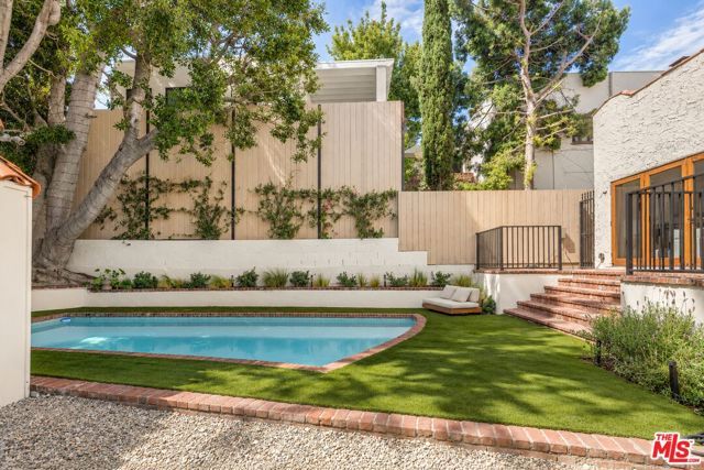 939 N Wetherly Drive, West Hollywood, CA 90069