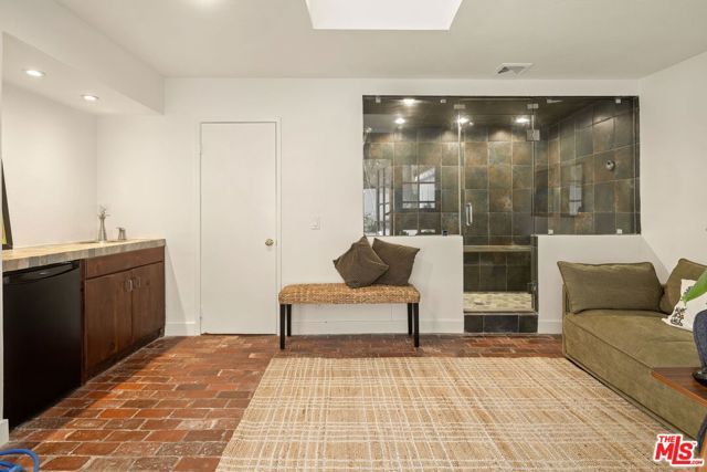 939 N Wetherly Drive, West Hollywood, CA 90069