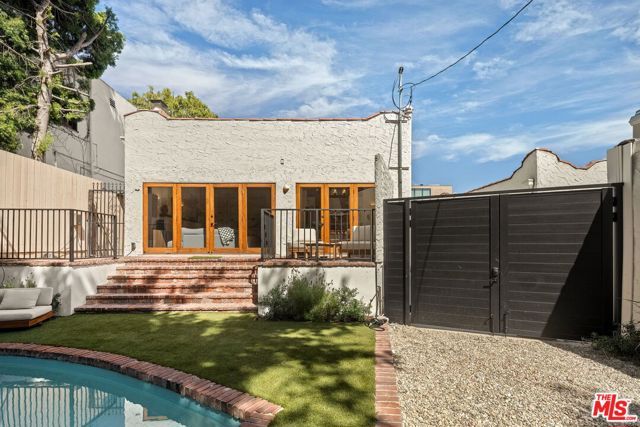 939 N Wetherly Drive, West Hollywood, CA 90069