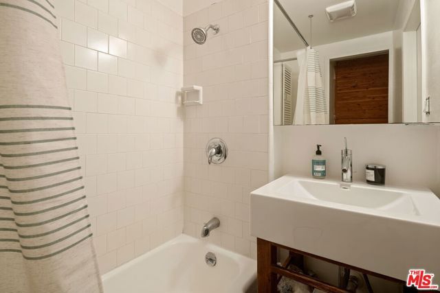 939 N Wetherly Drive, West Hollywood, CA 90069