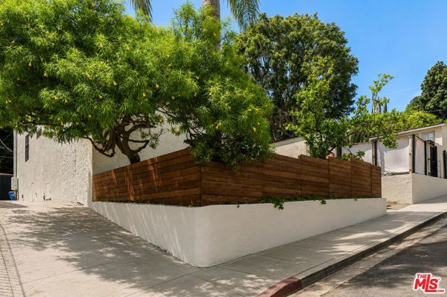 939 N Wetherly Drive, West Hollywood, CA 90069