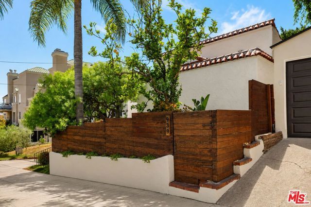 939 N Wetherly Drive, West Hollywood, CA 90069