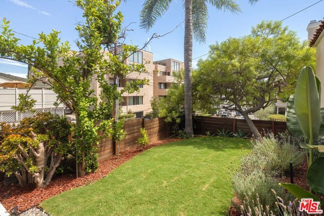 939 N Wetherly Drive, West Hollywood, CA 90069