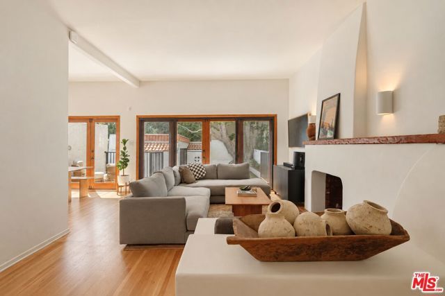 939 N Wetherly Drive, West Hollywood, CA 90069