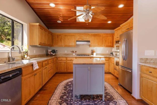 1008 Country Club Drive, Ojai, CA 93023