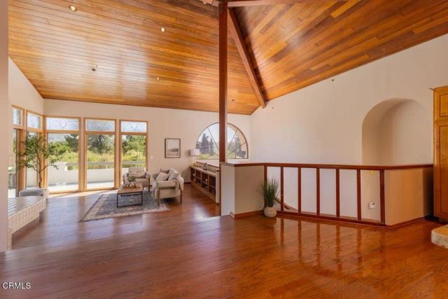 1008 Country Club Drive, Ojai, CA 93023